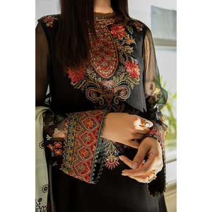 Ensemble de costume en mousseline de soie brodée pour femmes UF-388 - Product Image 4