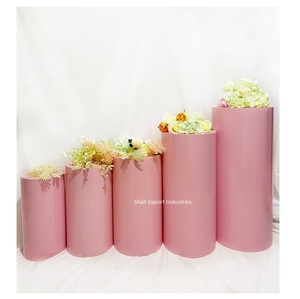 Vase à fleurs en métal de conception élégante, fait à la main, finition bleu ciel, pour les événements, les fêtes, les décorations de mariage - Product Image 2