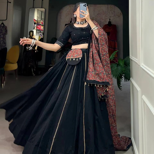 ชุดผ้าคอตตอนแท้สีดำสำหรับงานแต่งงานกระจกแท้สีดำออกแบบพิเศษพร้อม Gota patti TOUCH - Product Image 1