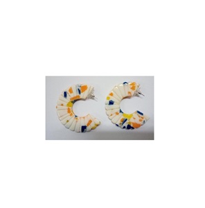 แฟชั่นสำหรับงานแต่งงานต่างหูเรซินอีพ็อกซี่สำหรับผู้หญิงเครื่องประดับแฟชั่นสไตล์ต่างหูห่วงเรซินสีขาวขายส่งผู้ผลิต - Product Image 4