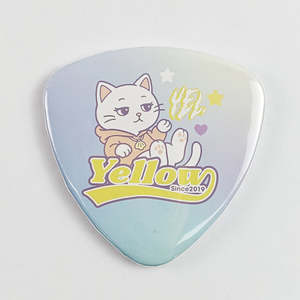 Badge en plastique personnalisé 57x56mm triangulaire avec épingle de sécurité et aimant - Product Image 1