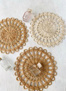 Nouveau choix de napperons en rotin naturel décor vaisselle variété de tailles décorations personnalisées pour noël fait à la main du Vietnam - Product Image 2