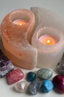 Bougeoir en verre Yin Yang sculpté à la main forme unique luxe sel de roche rose de l'Himalaya artisanat naturel pour la décoration intérieure
