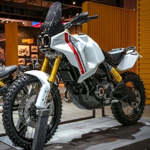 Motos sportives Ducati DesertX V2 à moteur de vitesse maximale - Product Image 4