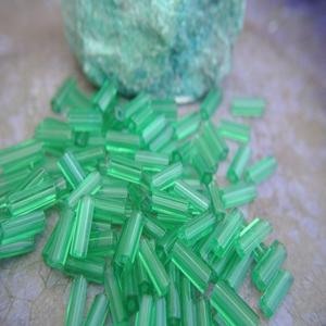 Perles en tube de verre tchèque vert vintage coupe hexagonale Style bohème perles de verre au chalumeau en cristal fabriquées à la main pour la fabrication de bijoux - Product Image 1