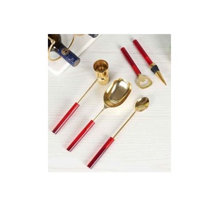 Juego de Herramientas de Bar de Alta Calidad de 5 Piezas con Recubrimiento Dorado para el Hogar y Hoteles, Juego de Herramientas de Bar con Mango de Color Rosa para Bares y Restaurantes - Product Image 1