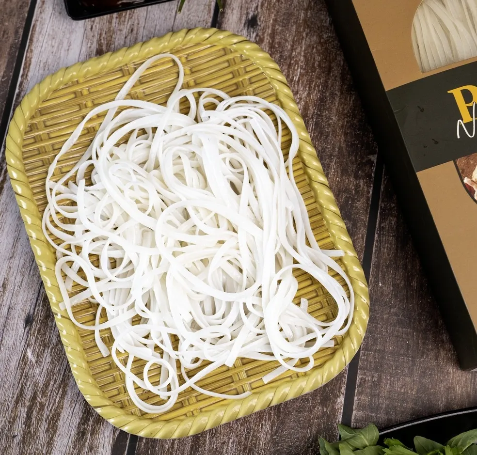 نودلز فورية أرز نودلز أرز فيرميسيلي ذو طعم جيد مغلي لأكله مكونات طبيعية تصنيع قطع أصلية/تصنيع تصميم شخصي عبوات مخصصة