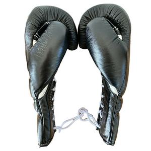 Guantes de boxeo ganadores con cordones de color negro hechos con cuero genuino Guantes de boxeo de gimnasio personalizados de alta calidad Guantes baratos personalizados - Product Image 3