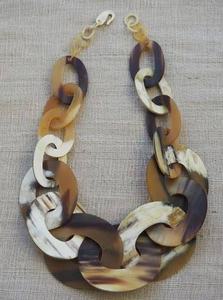 Collier pendentif en corne de buffle classique de haute qualité, corne naturelle et résine, technique polie, vente chaude pour les amoureux - Product Image 5