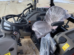 Pour tracteur Case IH Farmall 2024 modèle 110C avec composants de base pompe et boîte de vitesses - Product Image 2