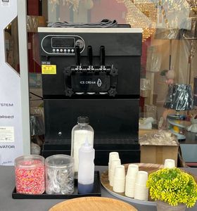 Distributeur automatique de crème glacée molle intelligente de qualité supérieure entreprise personnalisé libre-service automatique machine à crème glacée au yaourt pour les enfants - Product Image 2