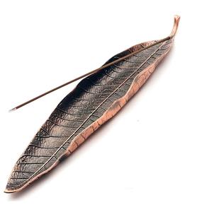 Soporte para varitas de incienso de alta venta Bandeja para recoger cenizas de incienso con forma de barco de hoja con acabado antiguo. - Product Image 1