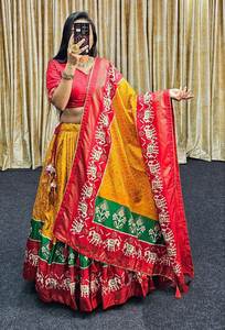 Robe de mariée pour femme faite à la main, ensemble de mariée, style Bollywood, Lehnga floral avec chemisier de créateur, travail de zari pour femmes - Product Image 2