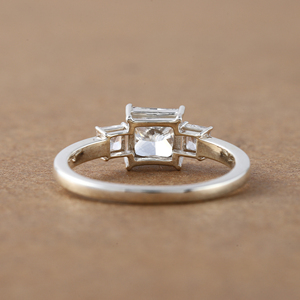 2,50 TCW Princess Cut Lab Grown Diamond Three Stone Setting Anillo de compromiso de platino lujoso Anillo de regalo para mujeres IGI - Product Image 4
