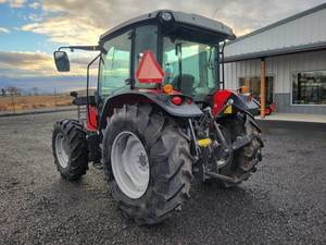 Tractor Agrícola Massey Ferguson 4707 Modelo 2018 - 70HP 4WD con Sistema de Transmisión por Engranajes, Caja de Cambios y Bomba |   Alta Productividad - Product Image 3