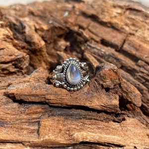 Bague Statement en Pierre de Lune Arc-en-ciel, Argent Sterling 925, Pierre de Naissance de Juin, Faite à la Main, Bijou Unique et Tendance, Cadeau pour Femme et Homme - Product Image 2