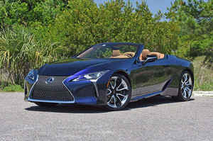 NOUVELLE ARRIVÉE - VOITURE D'OCCASION EN EXCELLENT ÉTAT - Lexus LC 500 Cabriolet 2023 - PRÊTE À ÊTRE EXPÉDIÉE - Product Image 4