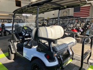 Carrito de Golf E-Z-G-O E-x-p-r-e-s-s S4 2025, a Gasolina, Blanco, para 4 Pasajeros, con Motor Kawasaki E-F-I de 13.5 HP - Product Image 6
