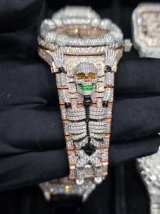 Reloj Mecánico Personalizable para Hombre con Diseño de Esqueleto Hip Hop, Diamantes Moissanite con Corte Brillante y Claridad VVS, Cristal de Cuarzo Helado - Product Image 5