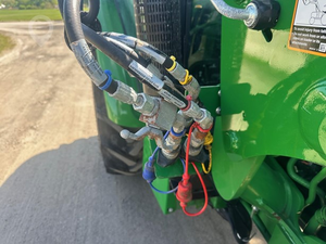 Tracteur agricole John Deere d'occasion de qualité à vendre / John Deere 5065E à vendre - Product Image 4