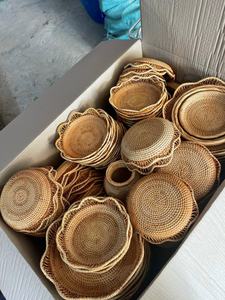 Plateau en rotin incrusté de nacre, fait à la main, design coquillage, pour servir et décorer, Vietnam par 99 Gold Data - Mme Violet - Product Image 4