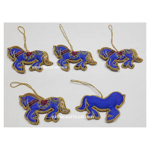 Nuevo Adorno Navideño Colgante con Diseño Creativo de Caballo Azul en Bordado Zari Dorado con Cuentas - Product Image 1