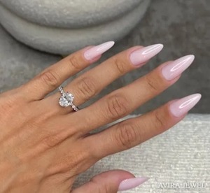 แหวนเพชรแท้เพาะเลี้ยงในห้องปฏิบัติการ สี E/F รูปทรงวงรี 1 กะรัต ทองคำแท้ 14k ปราศจากนิกเกิลและสารตะกั่ว เครื่องประดับเจ้าสาวสุดหรู VVS1 แหวนหมั้น - Product Image 6