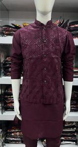 Vêtements ethniques indiens traditionnels pour hommes Pyjama Kurta brodé violet classique Veste en soie brodée riche Fêtes de mariage - Product Image 2