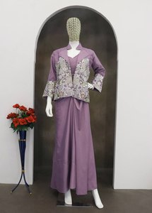 Ensemble Lehenga pour femme en crêpe de soie avec Koti brodé, tenue ethnique pour les fêtes - Product Image 4