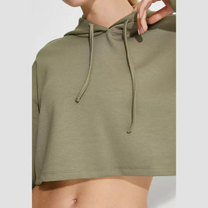 Nouveau design – Sweat à capuche court pour femme, élégant, avec capuche ajustable, ourlet côtelé, logo frontal disponible, plusieurs couleurs et tailles - Product Image 2