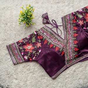 Col en V readymade cousu travail manuel ethnique travail de broderie lourde retouche avec séquence sur toutes les manches du chemisier vêtements de fête de mariée - Product Image 1