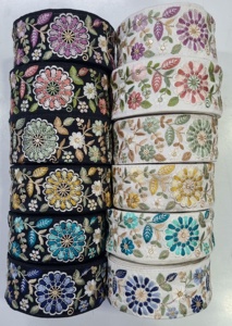 Rouleaux de ruban en soie recyclée 100% dans des couleurs assorties motif brut écologique pour les projets de tricot et d'art/artisanat - Product Image 4