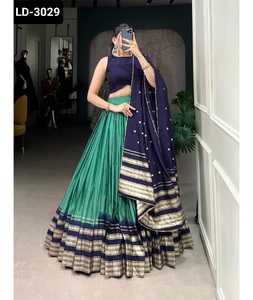 Ropa étnica india Chanderi puro con liso con Zari tejido trabajo borde Lehenga Choli y tejido trabajo con encaje Dupatta - Product Image 1