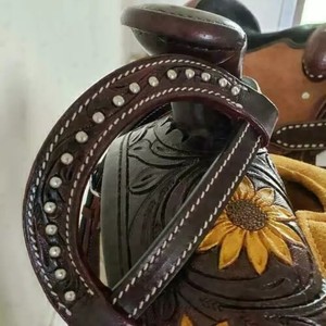 Ensemble de punaises de selle de cheval Western fabriqué à la main avec accessoires assortis Excellent pour l'équitation anglaise - Product Image 3