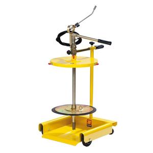 Bomba de grasa con ruedas manual Meclube para bombas hidráulicas de tambores de 50-60kg - Product Image 1