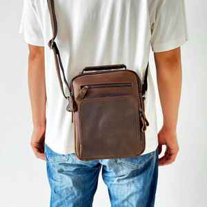 Bolso de cintura/busto portátil de cuero genuino impermeable con cierre de cremallera Vintage personalizado para correr - Product Image 4