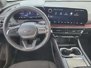 USADO 2024 Traverse Z71 AWD Volante a la Izquierda R20 Interior Oscuro Asientos de Tela SUV Automático 7 Plazas Techo Solar - Product Image 6