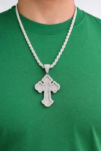 Pendentif Croix Royale Gothique Baguette en Moissanite Iced Out en Argent 925 sans Chaîne, Style Hip Hop - Product Image 4
