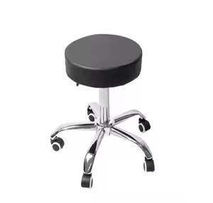 Chaise tournante ergonomique pour patients pour un confort accru Accessibilité et mobilité dans les soins médicaux - Product Image 1