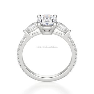 Elegante corte ovalado VVS Moissanite Compromiso Racimo de diamantes chapado en oro blanco con corte ovalado Nupcial diseño personalizado anillo de diamantes - Product Image 4