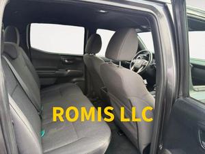 Toyota Tacoma TRD Sport V6 3.5L Automática Usada de 2016, Camioneta de 5 Plazas, Color Gris Oscuro - Product Image 3