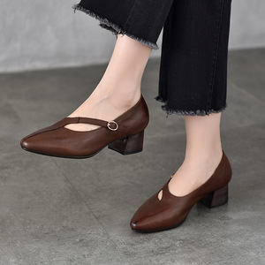 รองเท้าส้นสูงแบบใส เซ็กซี่ หัวเหลี่ยม ระบายอากาศได้ดี พื้นรองเท้า PU เหมาะสำหรับใส่กลางแจ้งในฤดูร้อน รองเท้าส้นสูงระบายอากาศได้ดี - Product Image 2