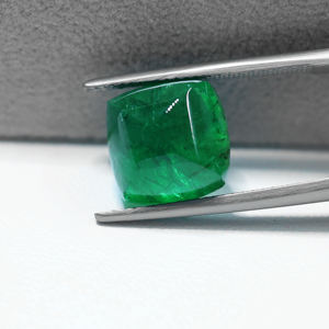 Émeraude zambienne 100% naturelle, 6,82 carats, forme coussin, couleur vert moyen, pierre de naissance de mai, pour la fabrication de pendentifs au meilleur prix - Product Image 5
