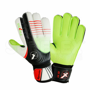 ถุงมือผู้รักษาประตูสไตล์ใหม่ล่าสุดพร้อมหนังป้องกันและน้ำยางสำหรับเล่นกีฬา - Product Image 1