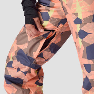 Baberos de esquí para mujer con aislamiento impermeable, pantalones de nieve de invierno personalizados con impresión de logotipo y ropa de esquí transpirable para exteriores OEM - Product Image 4