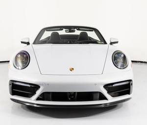 Porsche 911 Carrera 4S Convertible Turbo AWD 2024 Blanco Premium Usado con Rines de Aleación, Asientos de Cuero, Paquete de Potencia R17 - Product Image 1