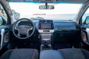 Toyota Land Cruiser Prado TXL SUV d'occasion en bon état - Product Image 6