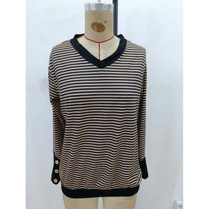 Blusa Supreme estampada de manga larga con cuello en V para mujer, 29370 - estampada - Product Image 4