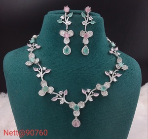 Ensemble de boucles d'oreilles et collier américain élégant en diamant pour femmes, mariages, festivals, occasions spéciales, pendentifs à la mode AD - Product Image 3