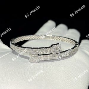 Bracelet Baguette Unisexe VVS Lab Grown Diamond en Argent 925 Entièrement Glacé Luxe Bustdown pour Cadeau d'Anniversaire de Femme - Product Image 2